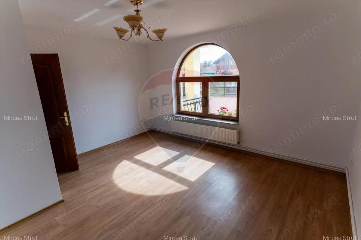 Vila /Pensiune 6 camere in Cristur, jud Hunedoara - 8