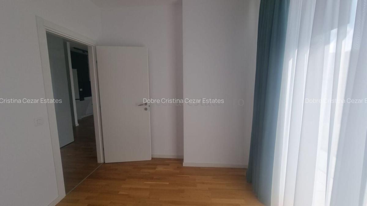 Apartament cu 4 camere decomandat în Băneasa - 10