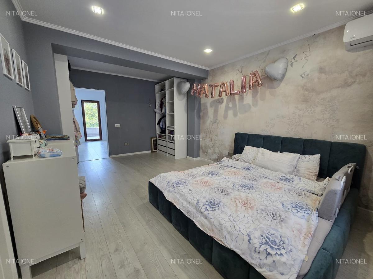 Duplex P+E+M ,suprafata teren 350mp,amprenta 102mp,construita 306mp,utilata/mob - 15
