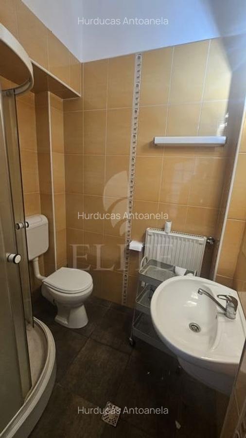 Apartament cu 3 camere semidecomandat în Central - 20