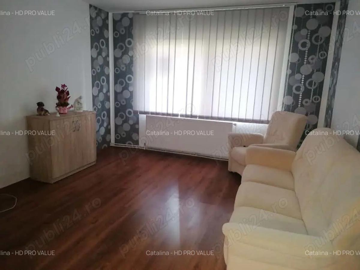 Apartament 3 camere, decomandat, str. Aurel Vlaicu - HATEG - 1