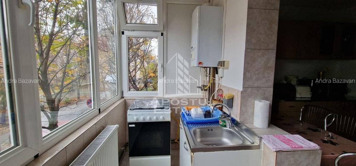 Apartament cu 3 camere, etaj 1, centrala proprie,  Lipovei - 6