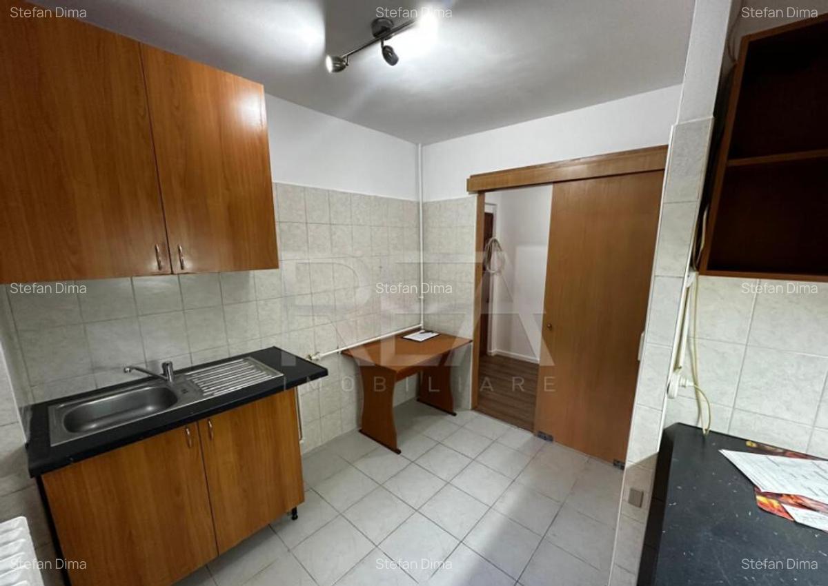 Apartament 3 Camere , Etajul 2 , Zona Alexandru Obregia - 9