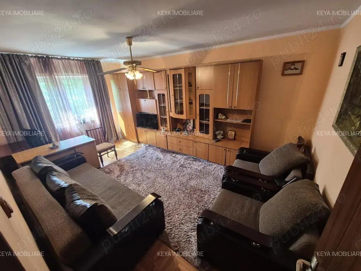 Apartament 2 camere de vanzare Targu Jiu, strada 23 August - 1