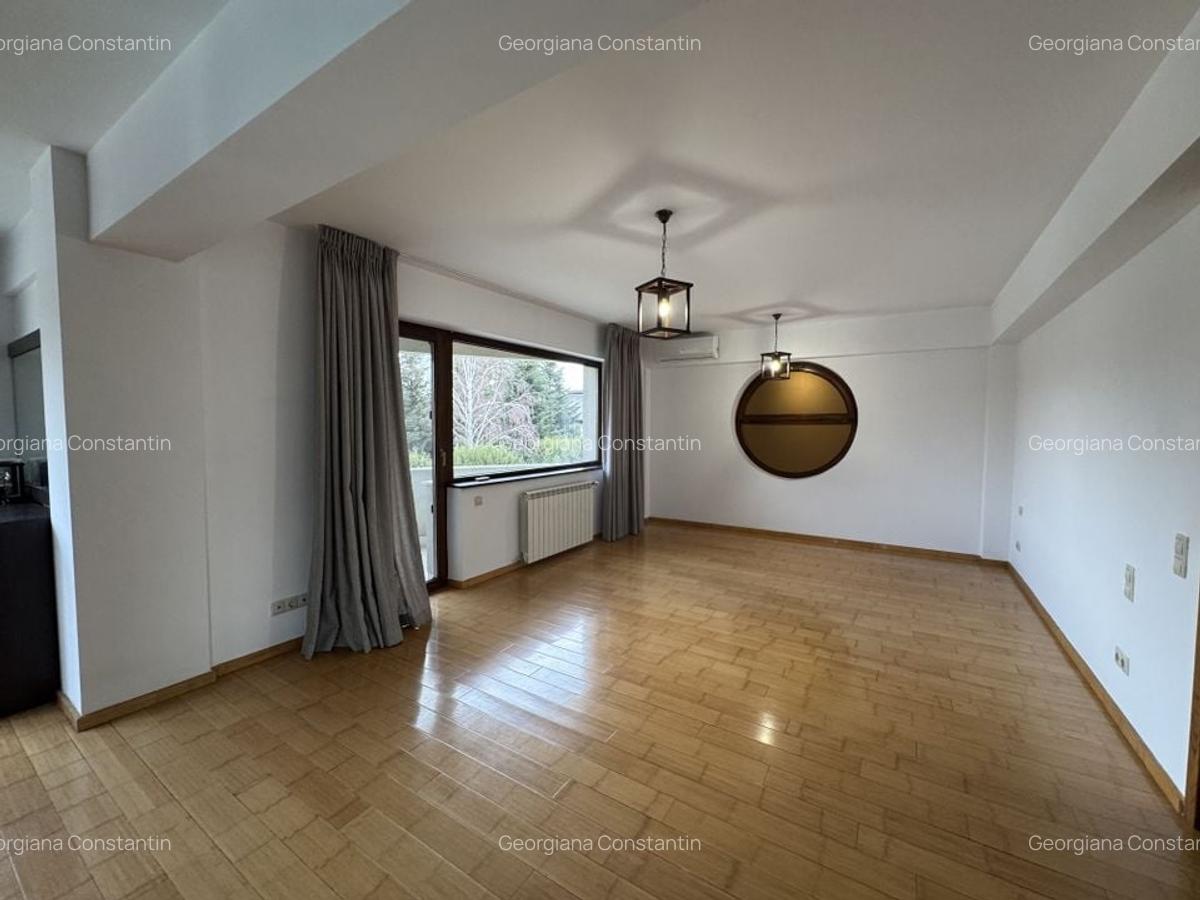 Vila cu gradina impresionanta de 850 mp si piscina exterioara - 10