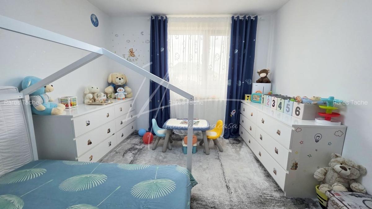 Stil, confort si liniste - casa perfecta pentru familia ta - 11