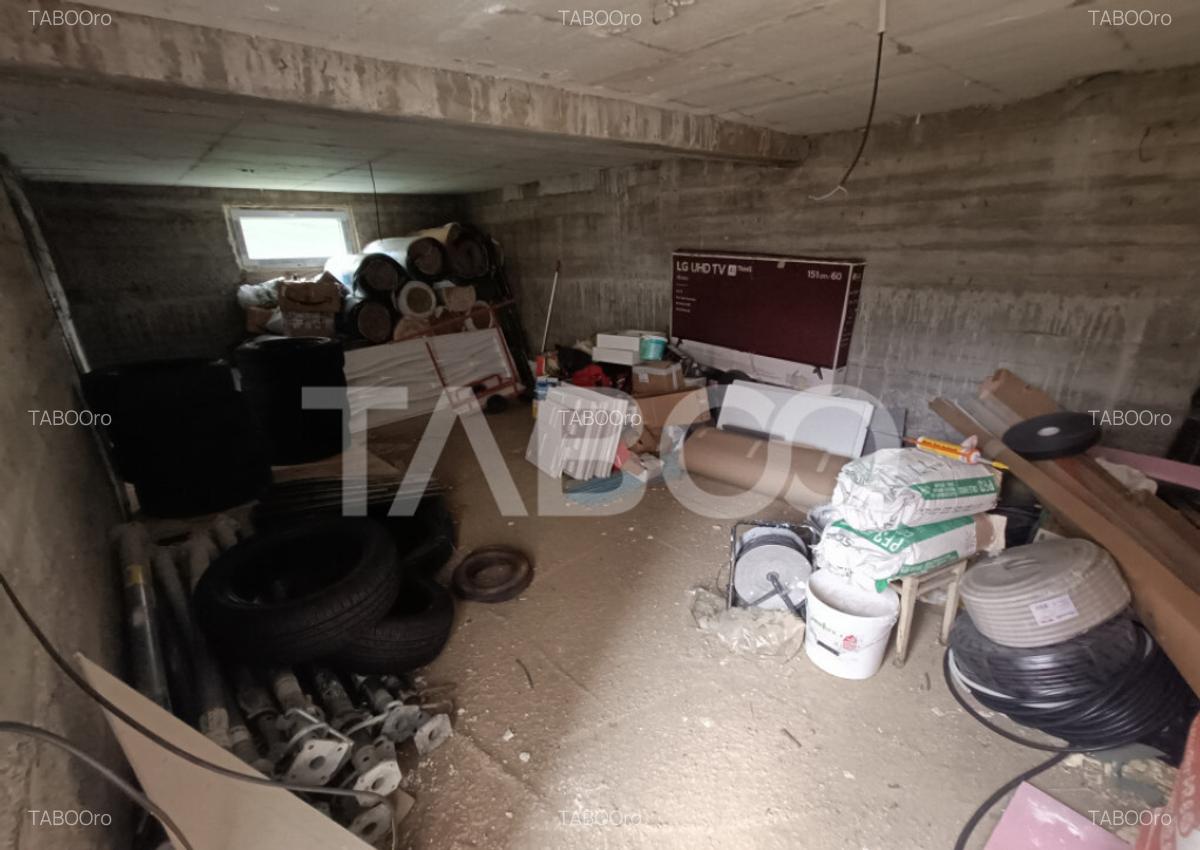 Casa 5 camere 3 bai - pivnita - terasa - 2 porti de acces CO - 12 Casa 5 camere 3 bai - pivnita - terasa - 2 porti de acces CO - 12