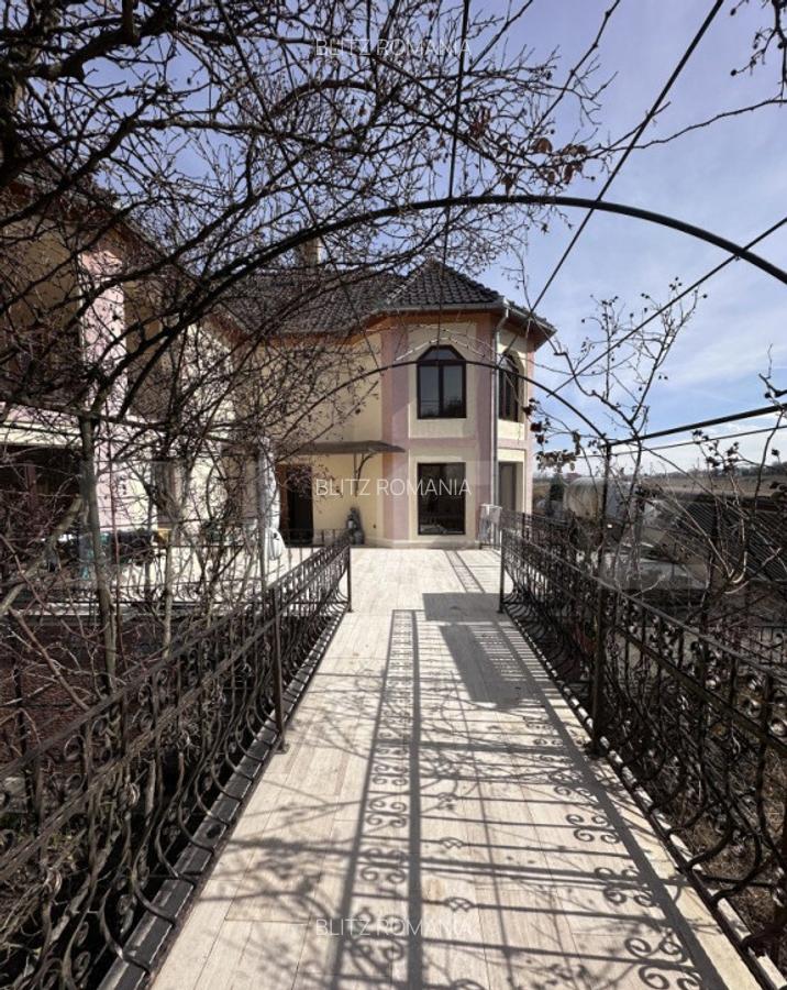 Casa spa?ioasa, 11 camere, 600 mp, teren 1450 mp, zona Li - 16