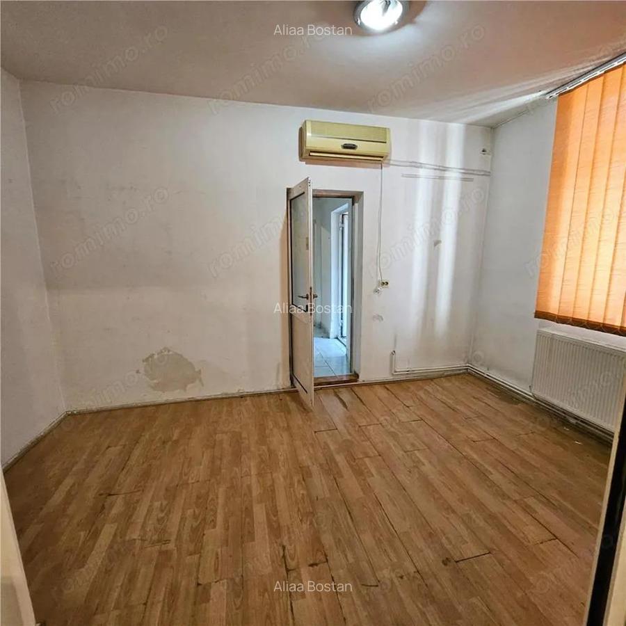 Doua case vecine, cu vad, in Bucure #537;ti, Tineretului, Parcul Carol - 4