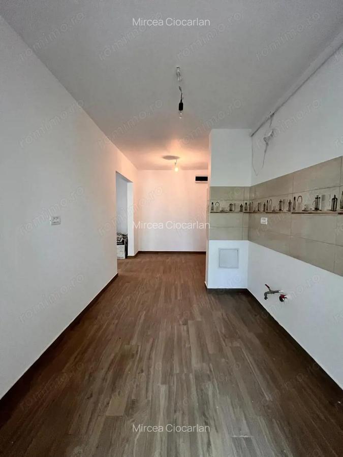 APARTAMENT CU 2 CAMERE NEMOBILAT IN ZONA TORONTAL LA 300 EURO - 3