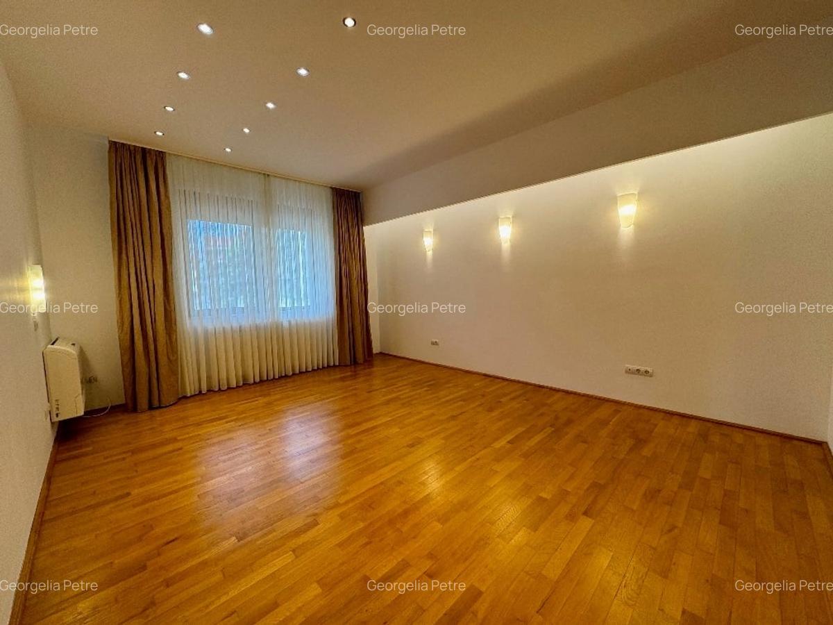 Apartament spatios cu terasa 20mp, garaj si boxa// Clucerului - 8