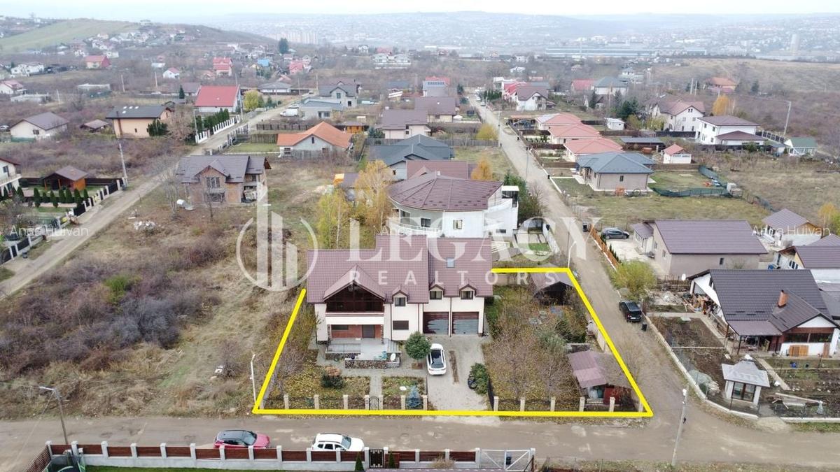 De vânzare - Vilă P+1E+M cu teren generos în Vișan - 3