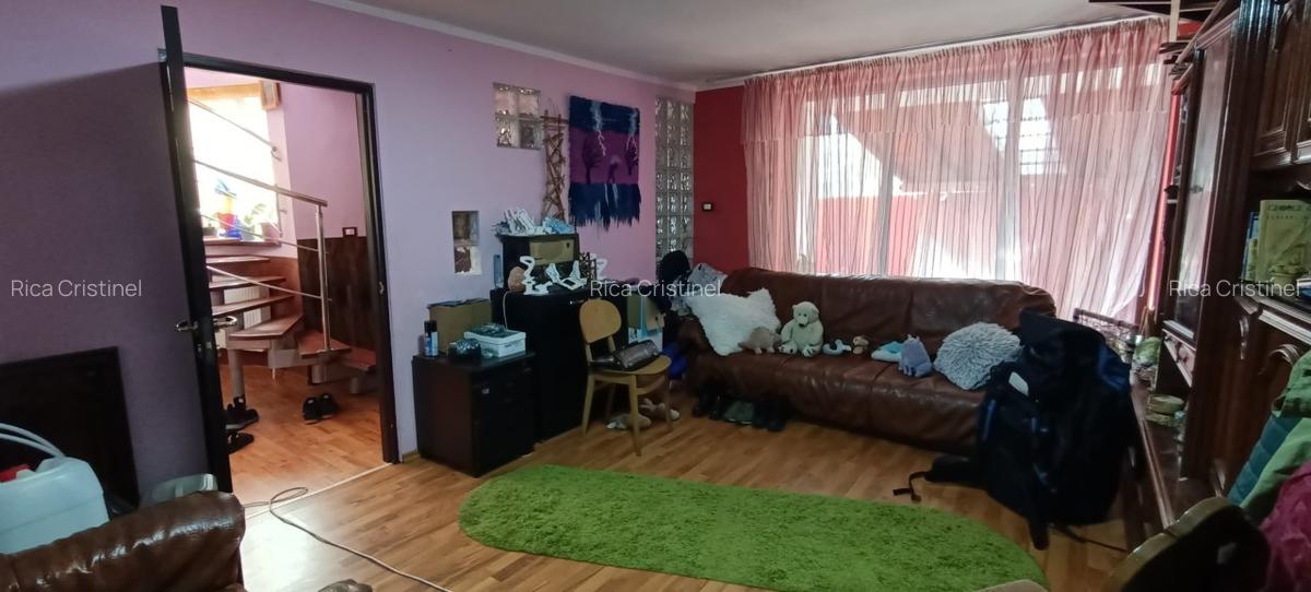 Vila 3 etaje in Piatra Neamț - 1