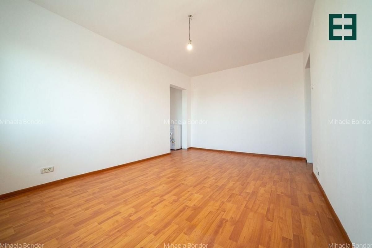 Apartament cu 3 camere etajul 4 Cartierul A. Vlaicu - Arad - 2