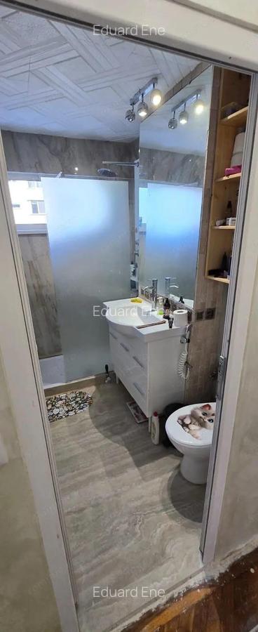 De vanzare apartament 2 camere, zona centrala, etaj 1 - 4