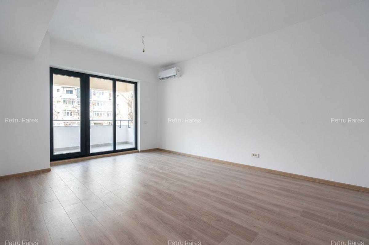 Apartament cu 4 camere decomandat în Victoriei - 13