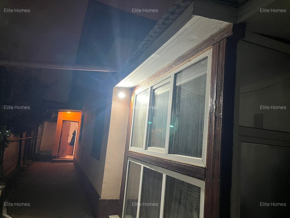 Casă cu 5 camere în 1 Mai - 22