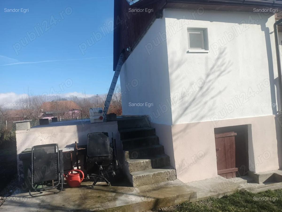Casa+ teren 1840 mp Petre?ti de jos sat Livada ,intravilan,apa, curent, fibra - 2