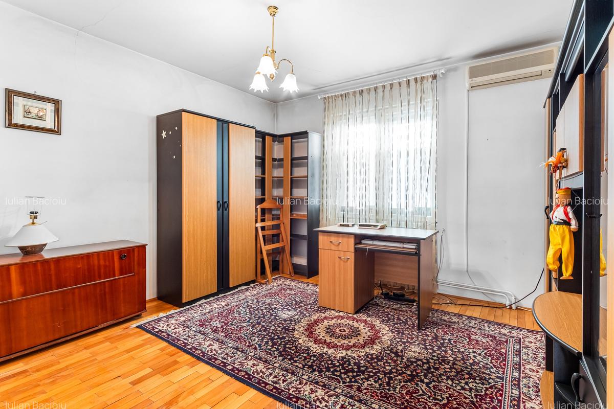 Vilă tip bloc 12 camere, 2 garaje 2 boxe  zona Tomis 1  Flămânda - 26