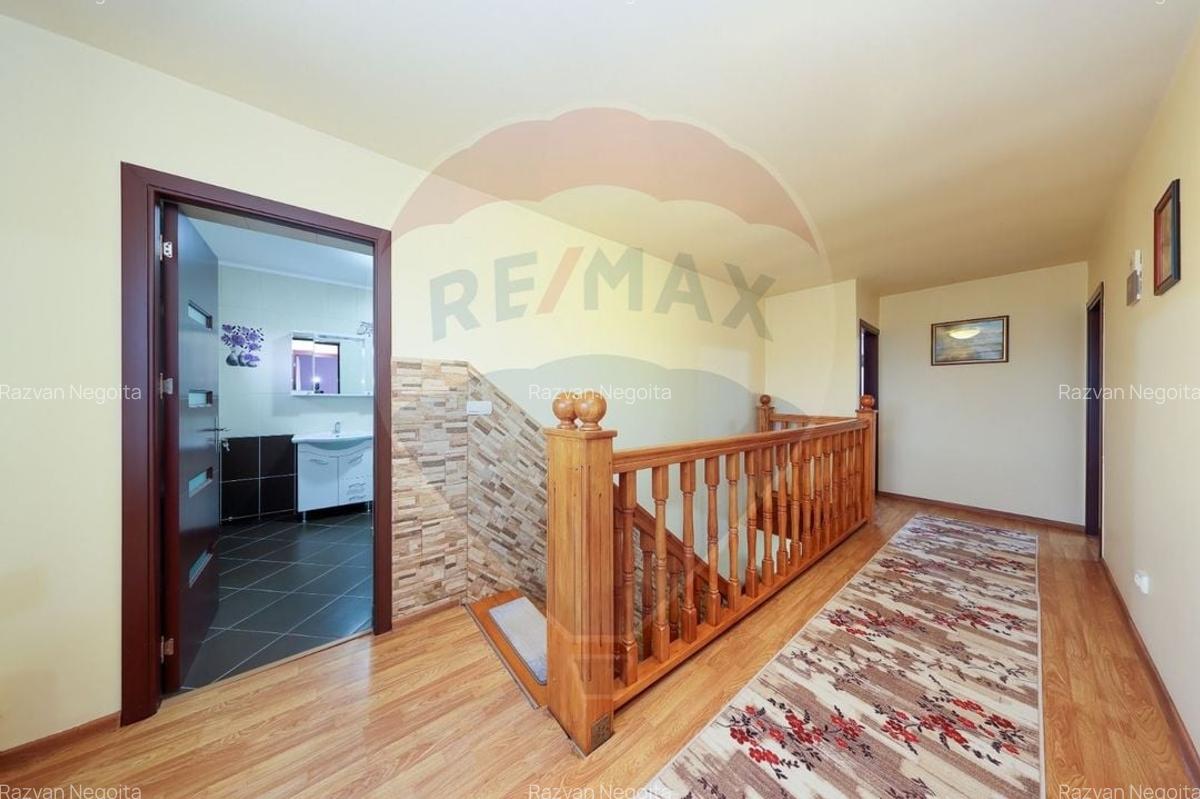 Casa 4 camere, mobilata si utilata, 2 389 m2. teren, Sanpetru! - 11