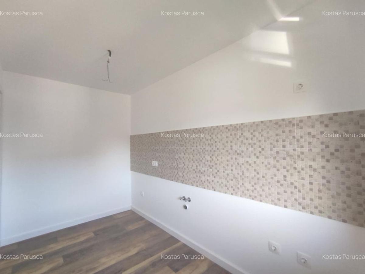 Apartament cu 2 camere decomandat în Tractorul - 12