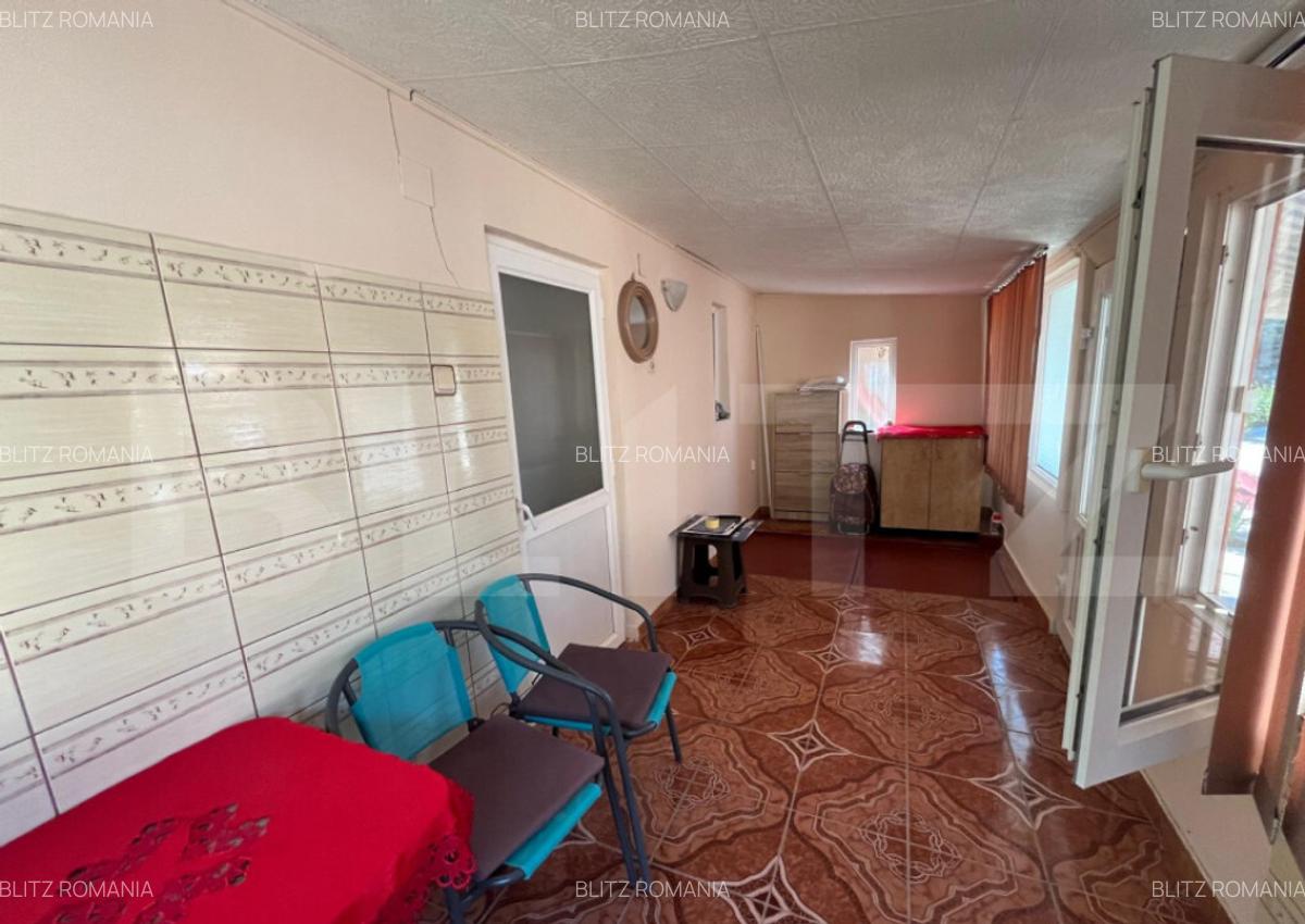Proprietate formata din doua case si 1087 mp teren, zona Car - 11