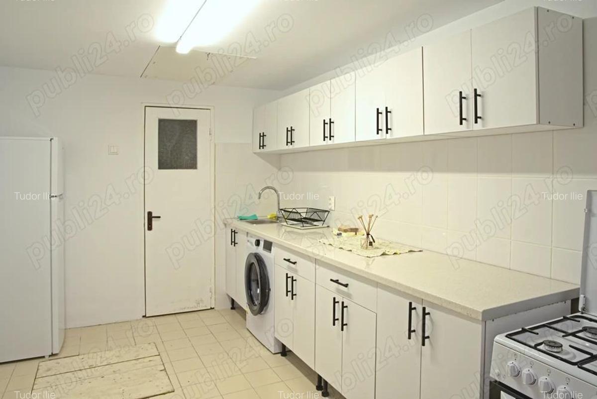 Inchiriez casa la curte sect.5 - 6