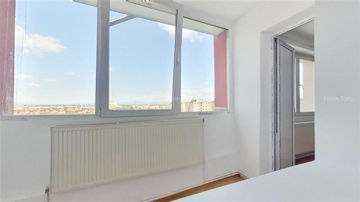 Apartament cu 3 camere semidecomandat în Vlahuță - 1