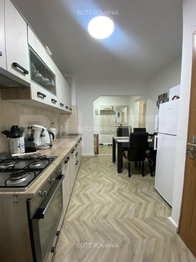 Apartament de vanzare - zona centrala, etaj intermediar, complet mobilat si util - 3