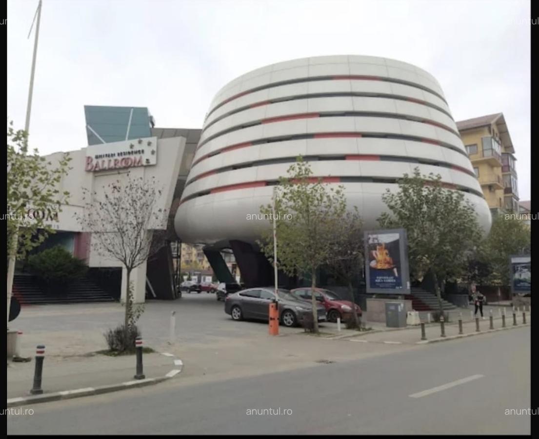 Militari Residence, Rezervelor Ballroom, garsoniera - 2