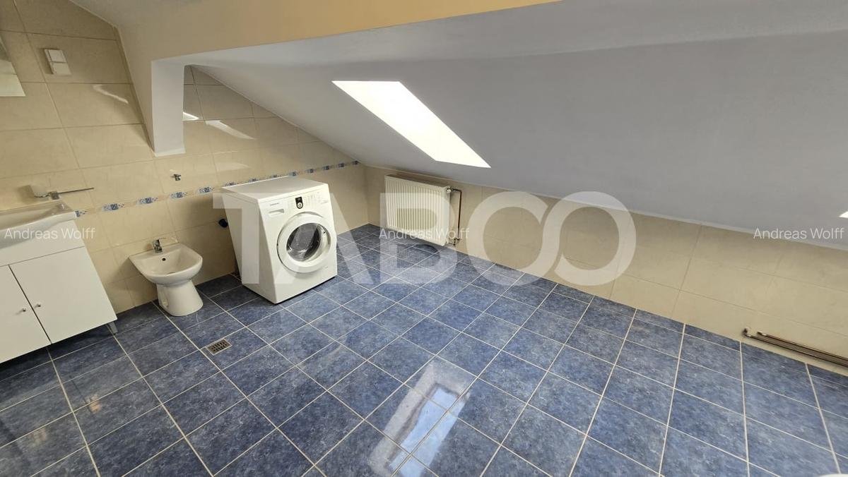 Apartament de vanzare 3 camere luminoase si balcon in zona Tilisca - 10