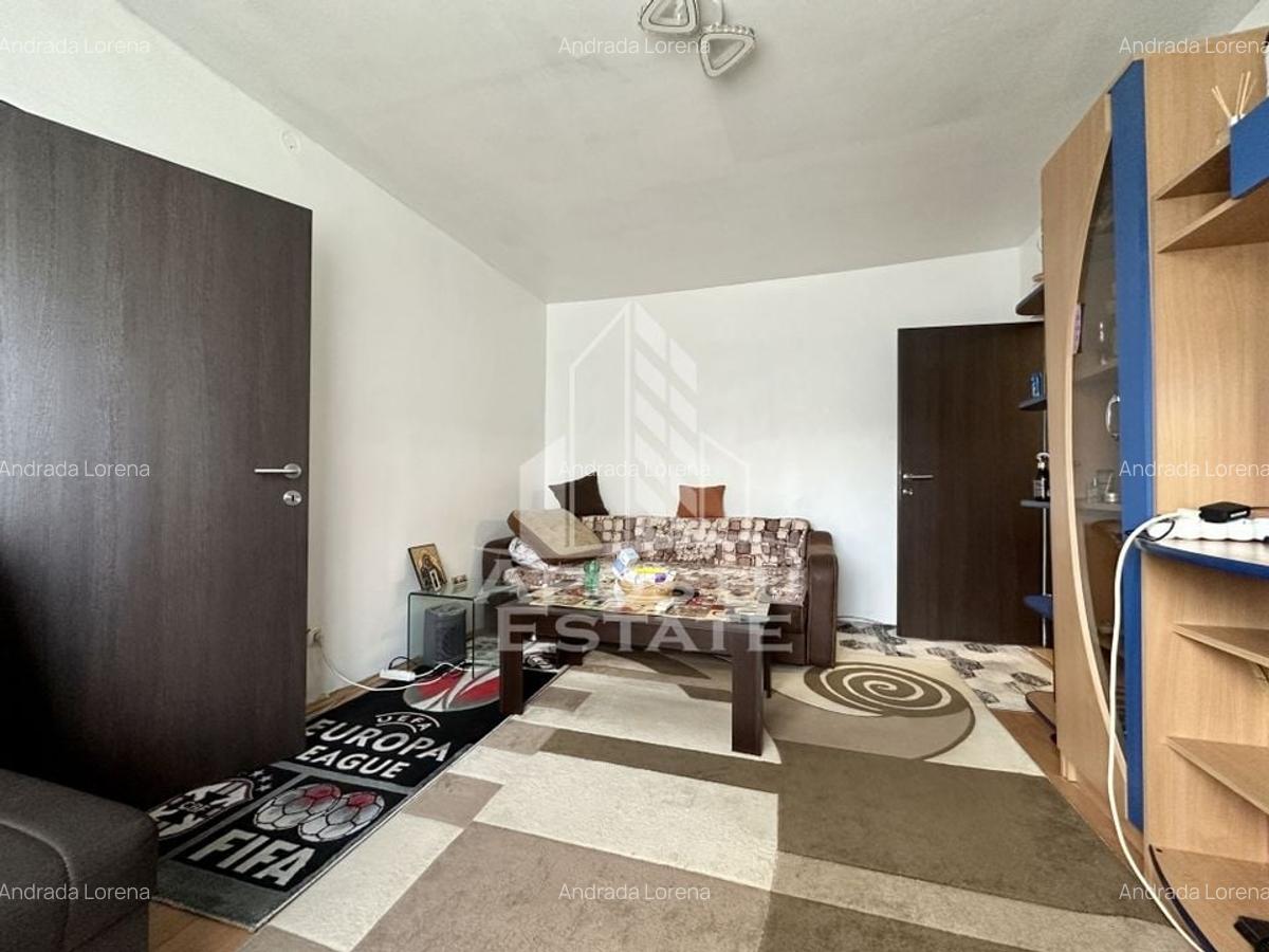Apartament cu e camere, etaj intermediar, Circumvalatiunii - 3