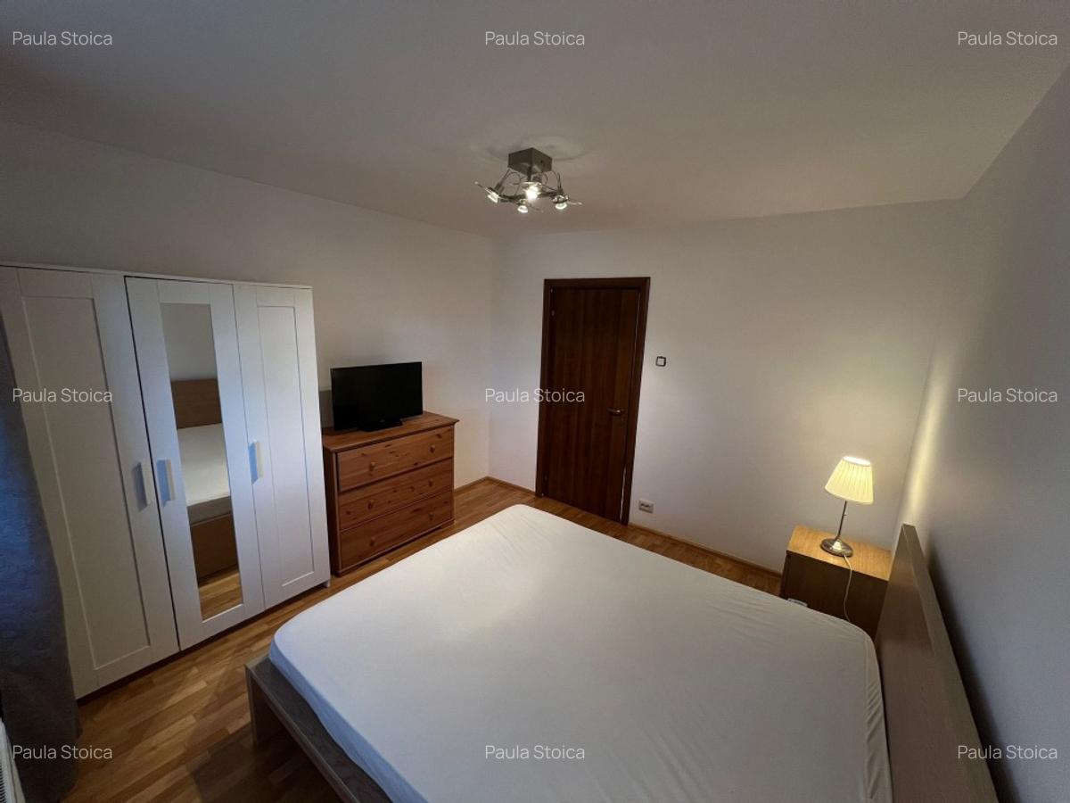 Apartamentul este proaspăt renovat, complet mobilat și utilat deține centrala te - 8