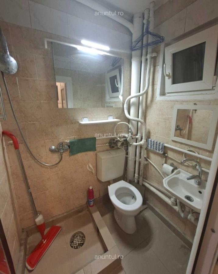 Postavarului, 1 Decembrie - 3