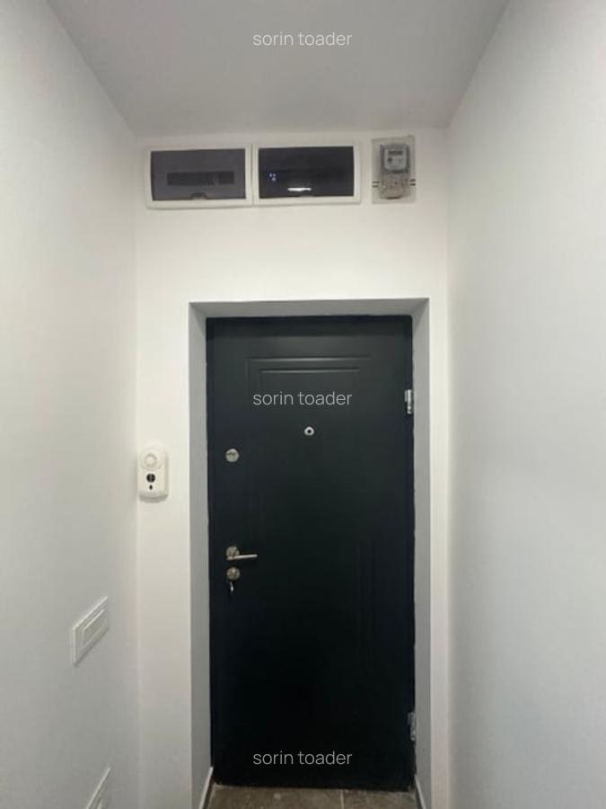 Vand apartament proaspat renovat , finisaje lux - 13