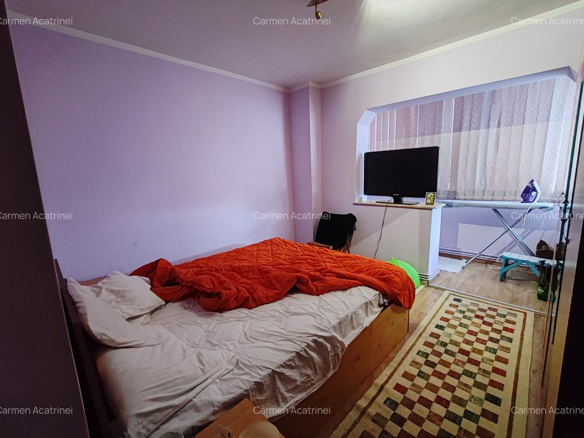 Apartament cu 3 camere decomandat în Răcădău - 8
