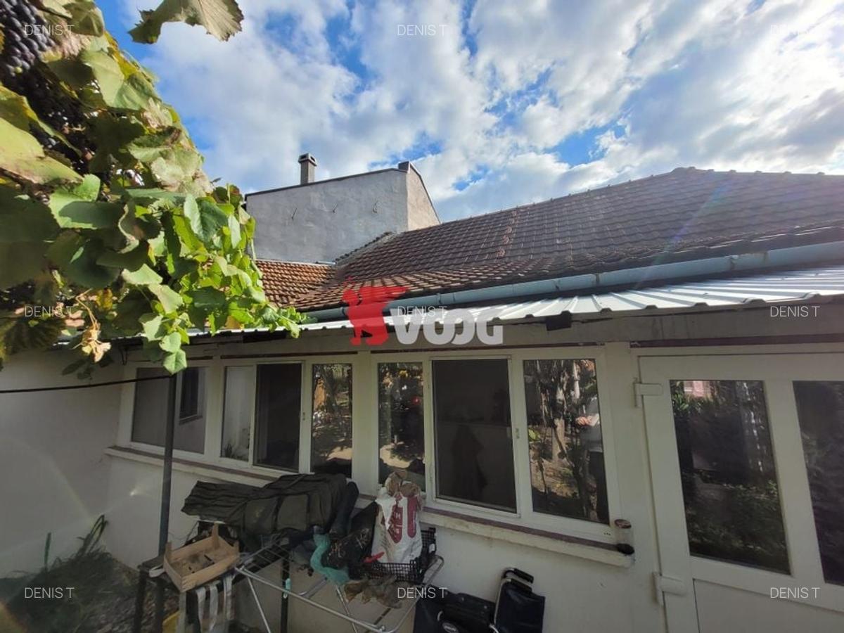 Casa? i?n zona Ronat 874mp teren! - 2