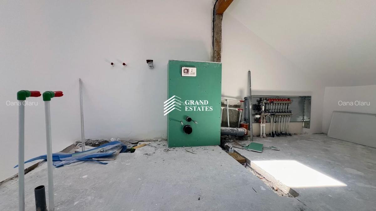 Vila cuplata I 5 camere I 2 locuri de parcare I Pret promo pana la 1 august - 10