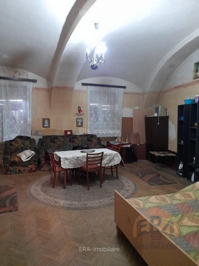 Apartament cu 2 camere semidecomandat, mobilat în Central - 1
