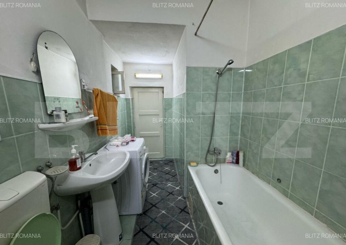 Casa de vanzare, cu 3 camere, 120 mp, 1080 mp teren, zona Si - 14