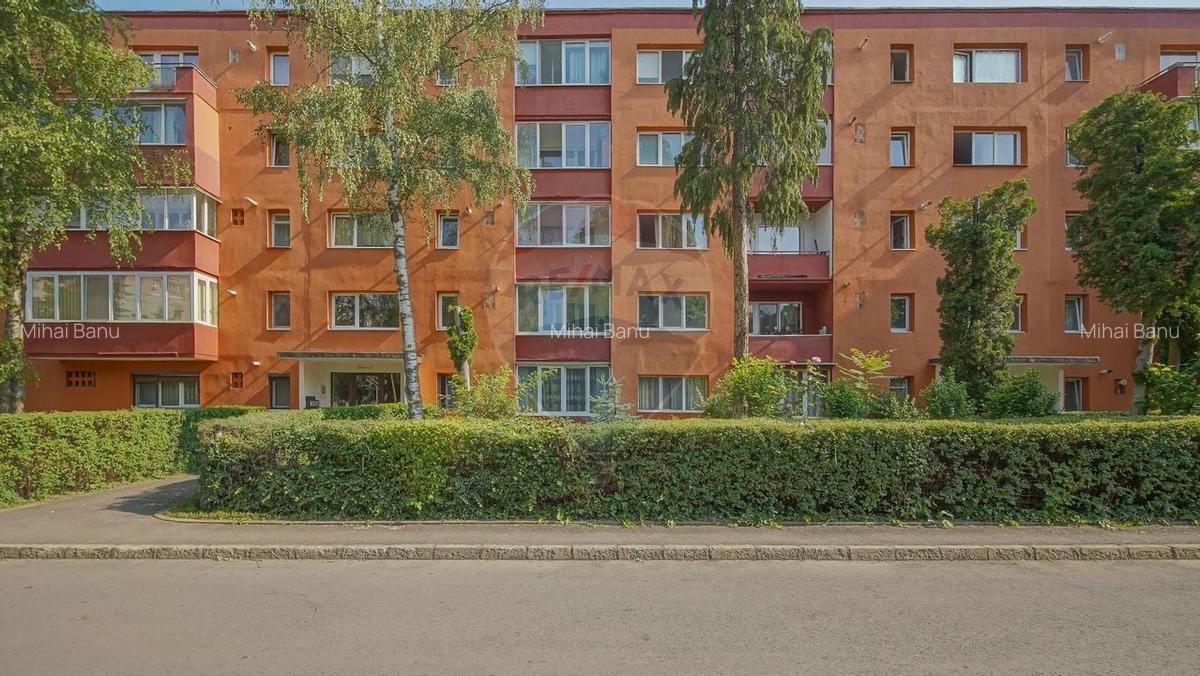 Garsoniera luminoasa,decomandata, bloc de apartamente, strada Soarelui - 11