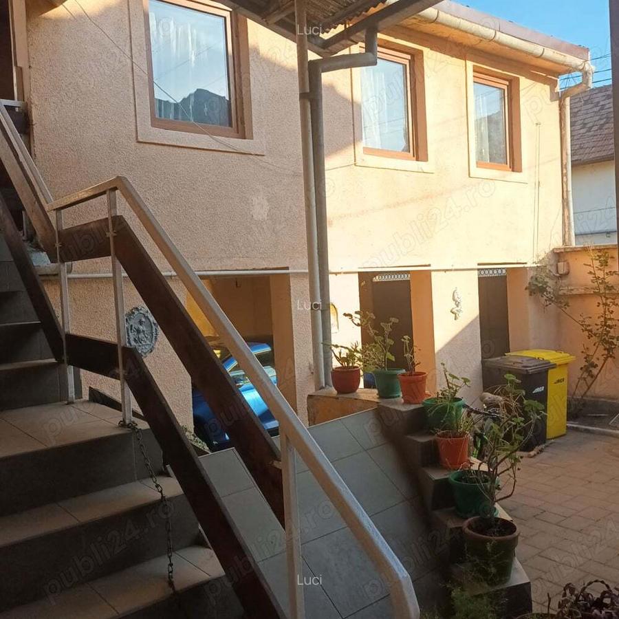 Casa de vanzare, str. Margaretelor - 4