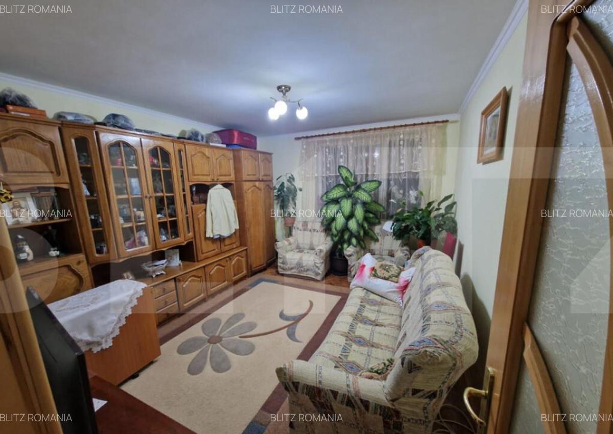 Apartament cu 2 camere renovat, 50 mp utili, zona centrala, - 1