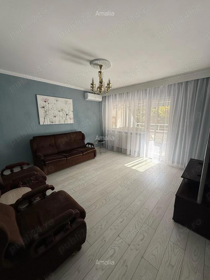 Inchiriez apartament ultracentral 2 camere decomandate - 1