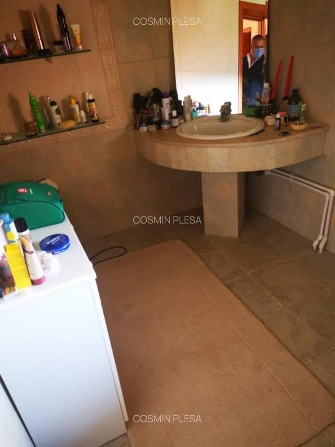 Casă cu 7 camere în Periferie - 16