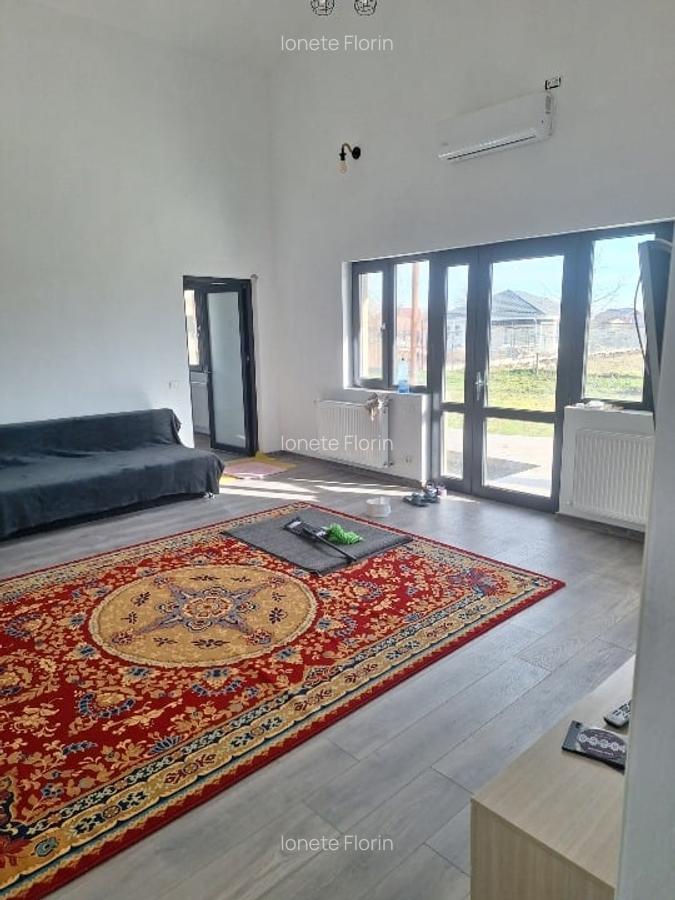 Casă de vânzare - 2