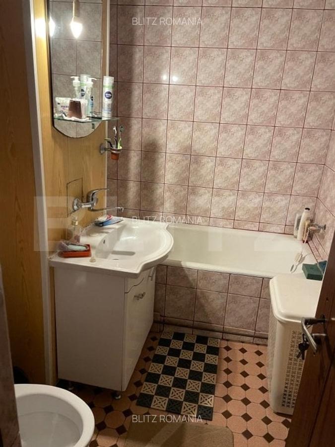 Apartament de vanzare, cu 2 camere decomandat, etaj 1, zona 23 August - 5