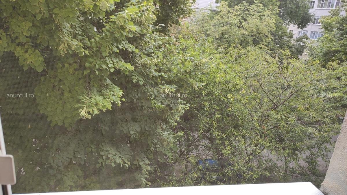 Braila Apartament 3 camere de vanzare, 80 mp, etaj 3, strada Tineretului - 12