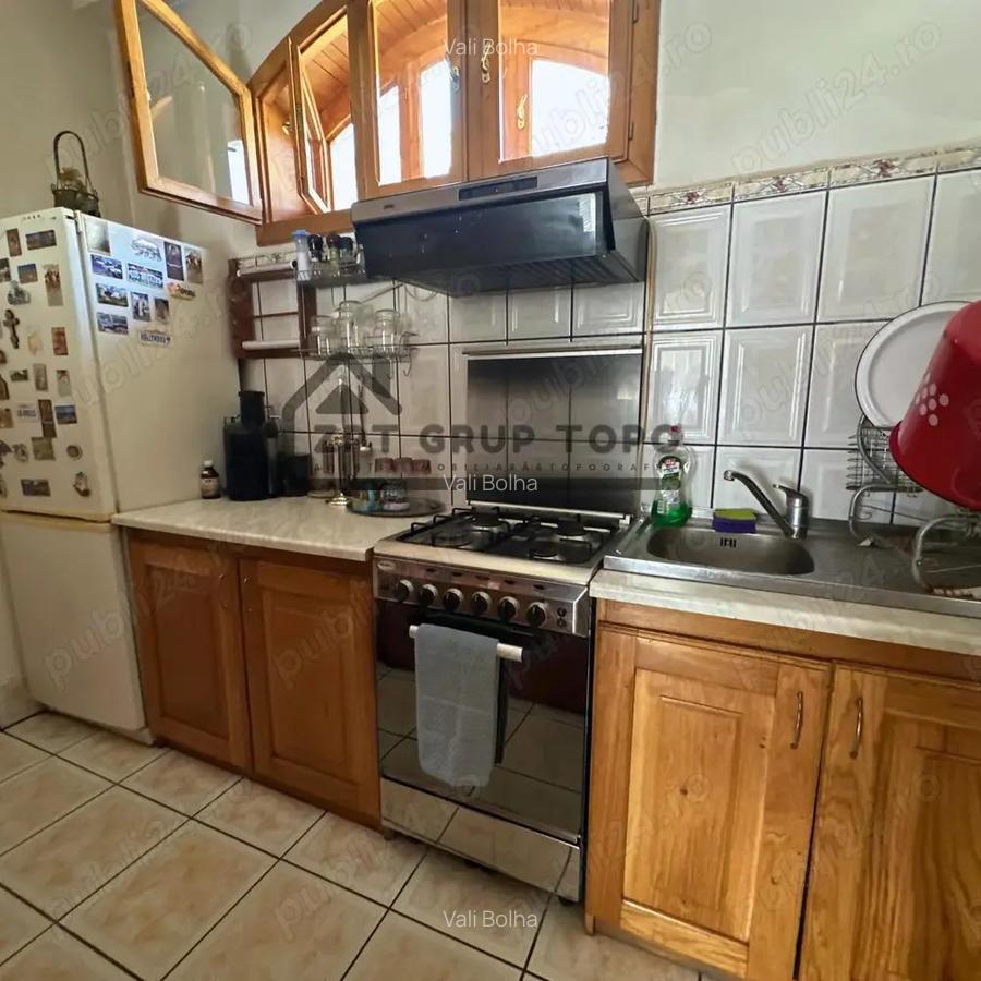Casa de vanzare in centrul localitati Gurbediu. - 2