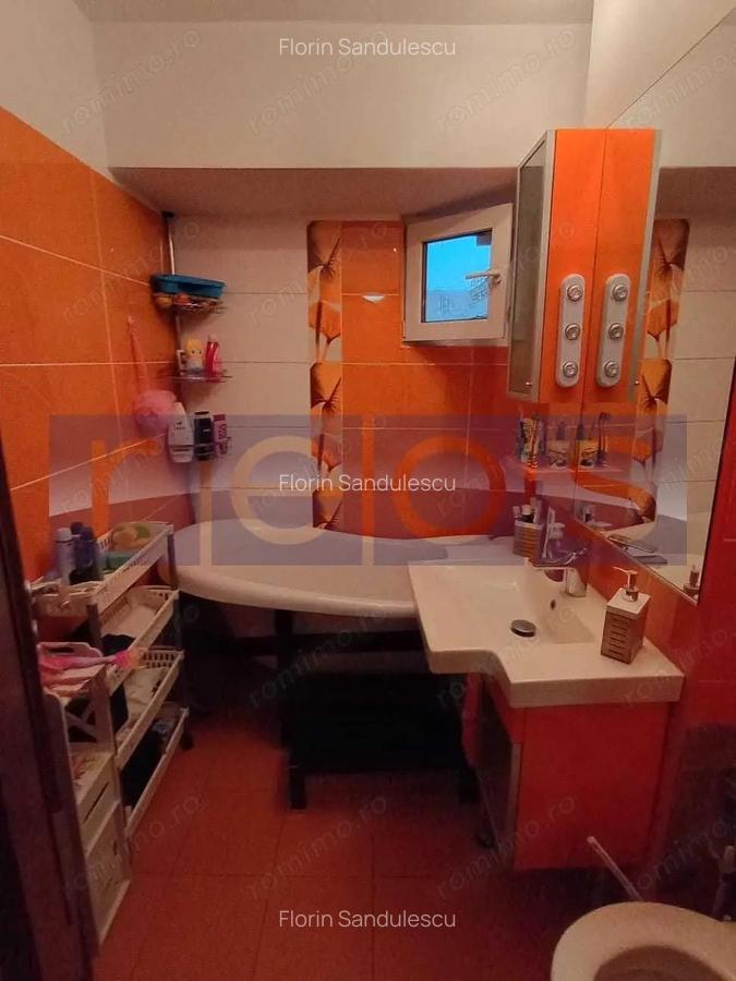 DE VANZARE APARTAMENT 3 CAMERE 84 GORJULUI | DECOMANDAT | METROU - 7